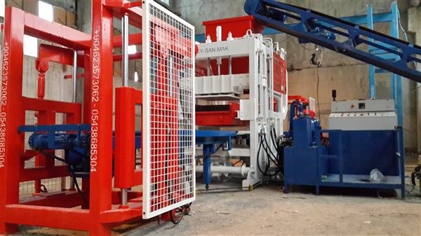 Automatic_block_making_machine_for_concrete_hollow_blocks.jpg