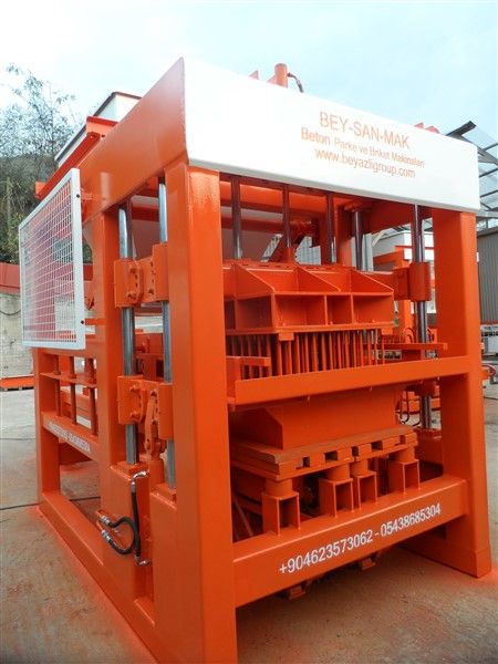 Block-Making-Machine-For-Producing-Blocks.jpg