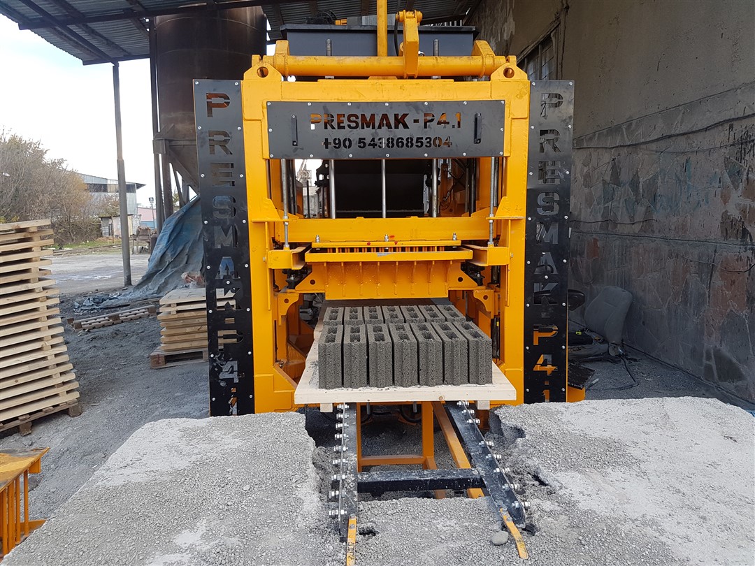 Block-Making-Machine-With-Single-Hopper.jpg