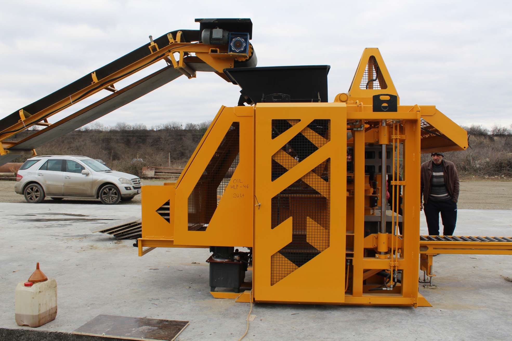 Block_making_machine_for_sale.jpg