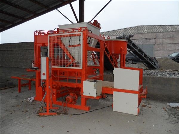 Block_making_machine_with_reasonable_price.jpg