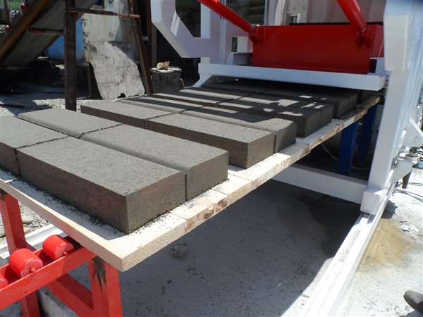 Concrete_curbstones.jpg
