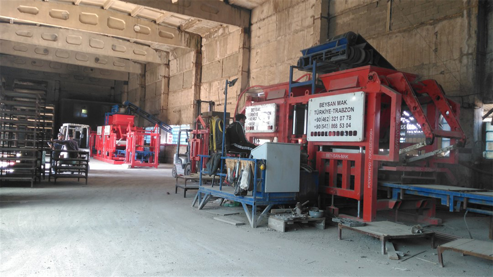 Good-Quality-Automatic-Paving-Block-Making-Machine.jpg