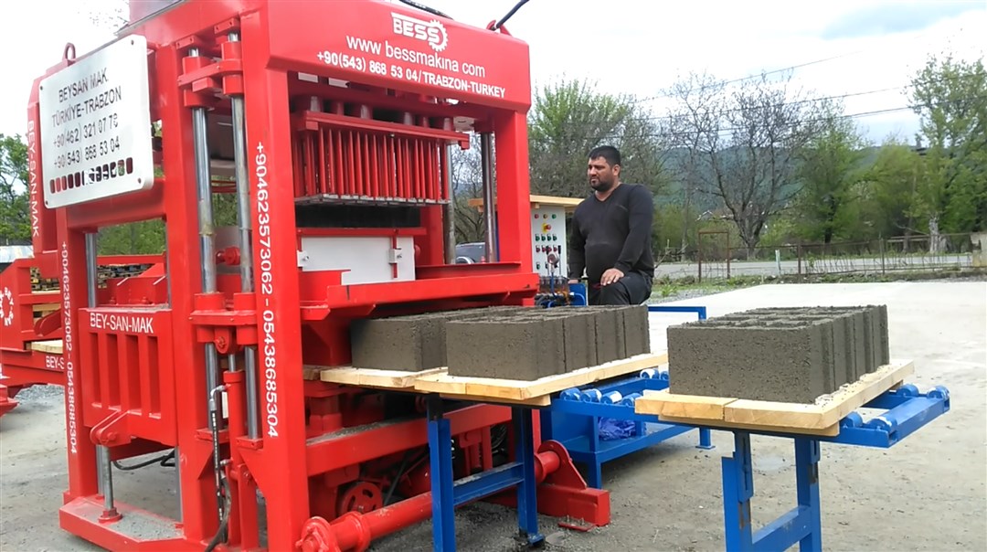 High-Quality-Block-Making-Machine-For-Concrete-Blocks.jpg