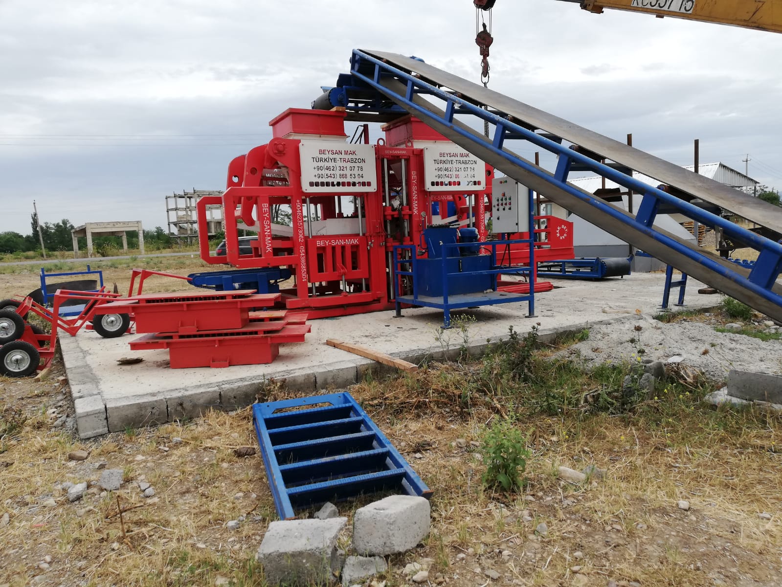 High-Quality-Paving-Block-Machine.jpg