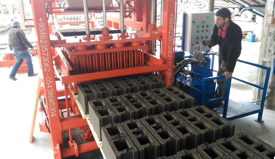 Hollow-Block-Machine-With-High-Quality.jpg