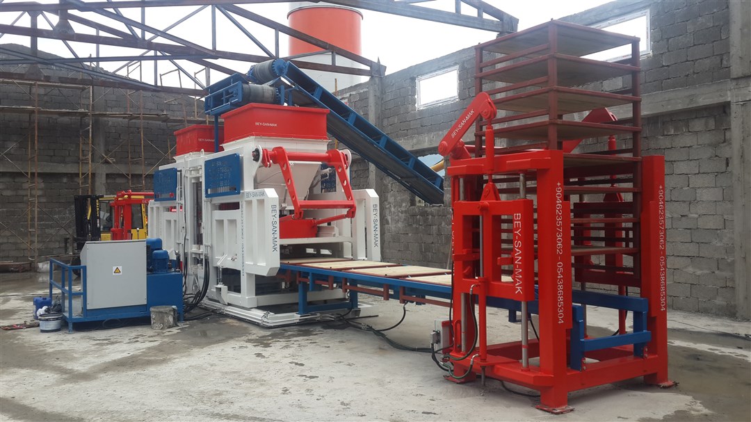 Paving-Block-Making-Machine-For-Producing-Paving-Blocks.jpg