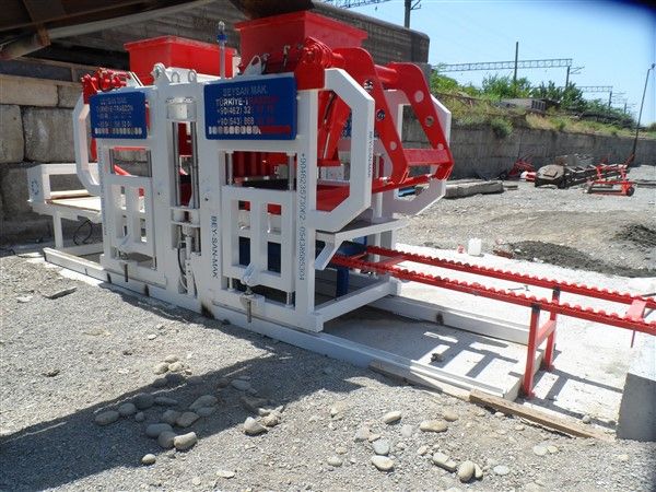 Paving_block_making_machine.jpg