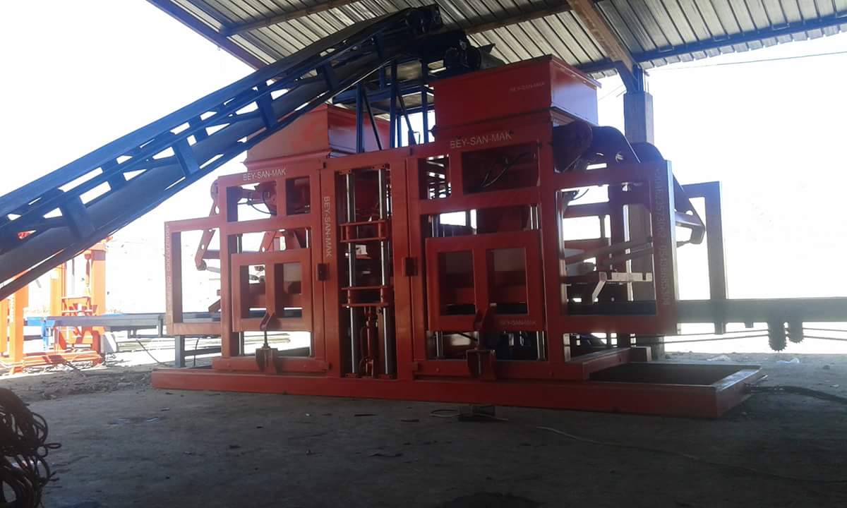 Sample_Paving_Block_Machine.jpg