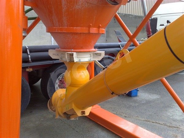 Screw-Feeding-Equipment.jpg