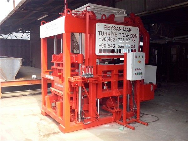 Semi-Automatic-Block-Machine.jpg