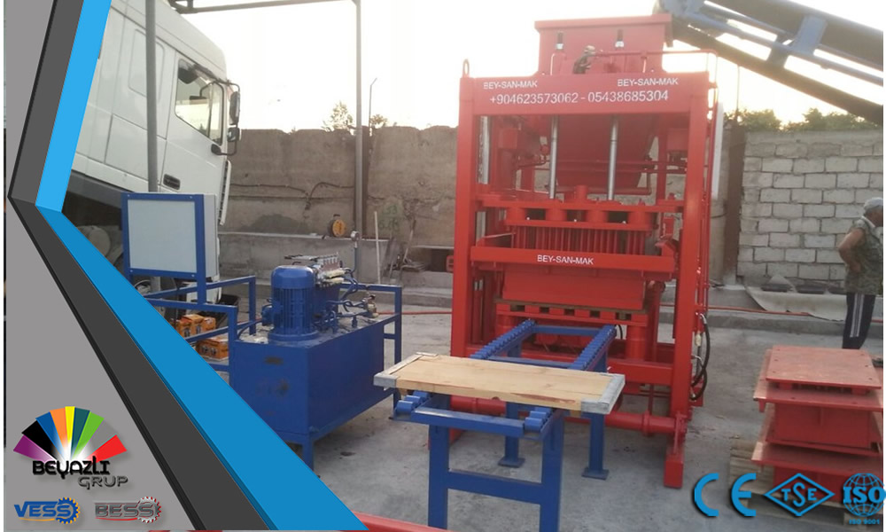 Semi-Automatic-Block-Making-Machine-With-Single-Hopper.jpg