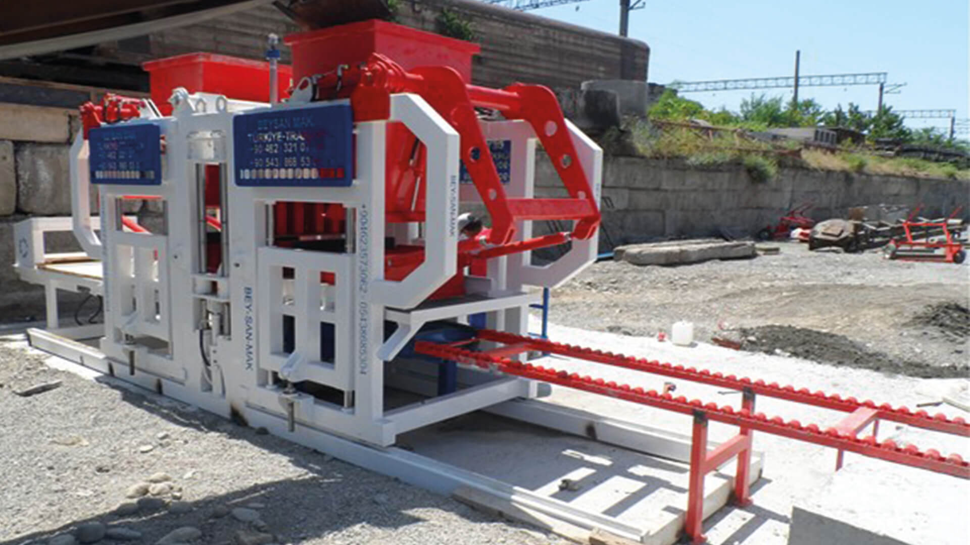 Semi-Automatic-Paving-Block-Machine-For-Producing-Paving-Blocks.jpg