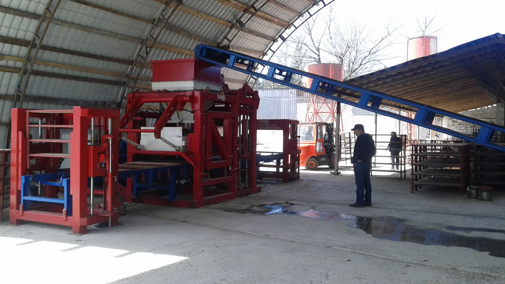 automatic_cement_brick_making_machine.jpg
