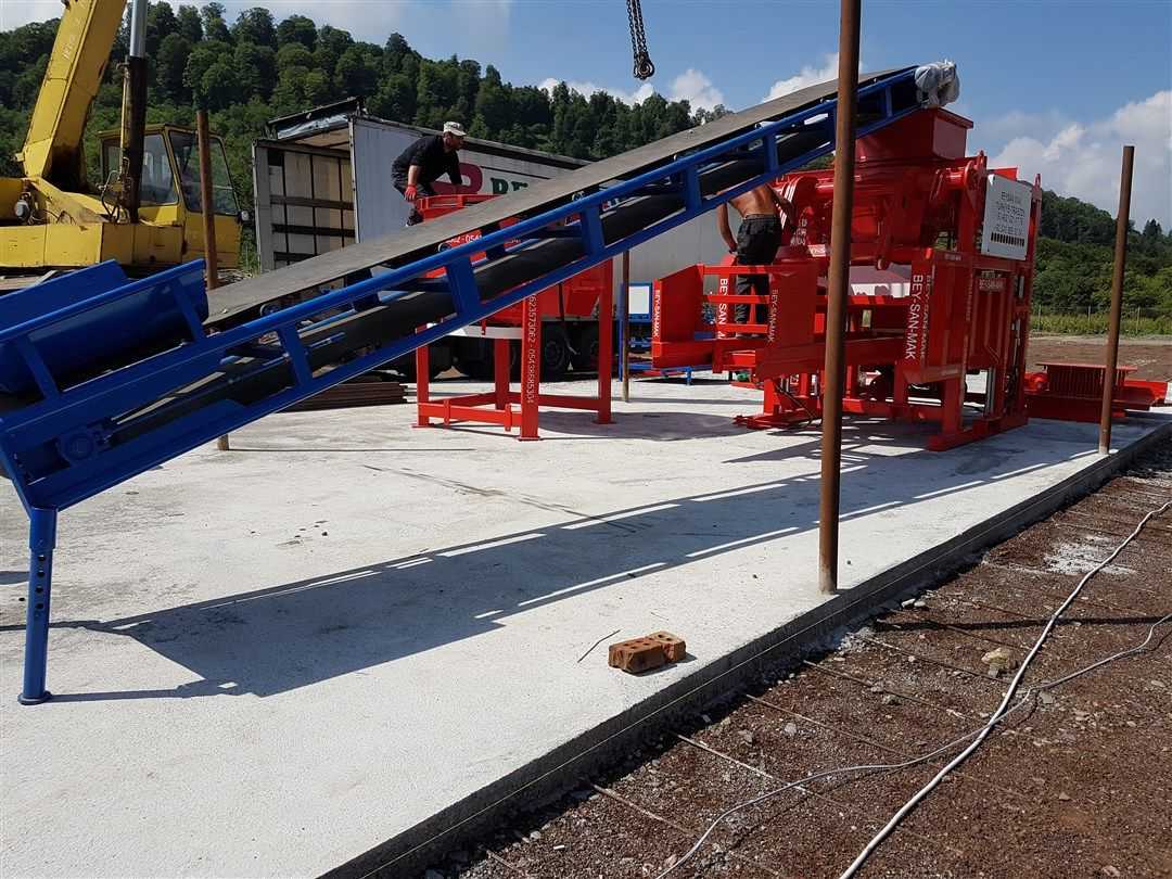 купить вибропресс block_making_machine_for_concrete_blocks.jpg