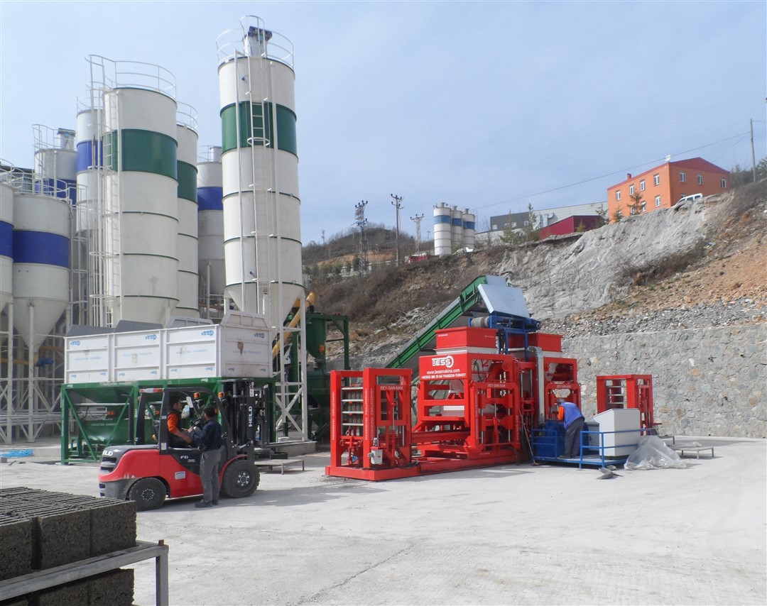 cement_brick_making_machine_plant_1.jpg