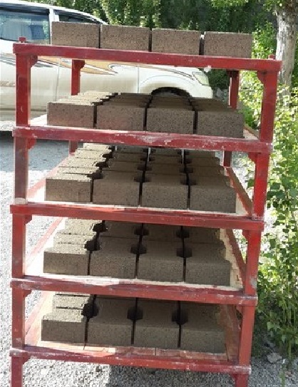 paver_blocks_on_pallets.jpg