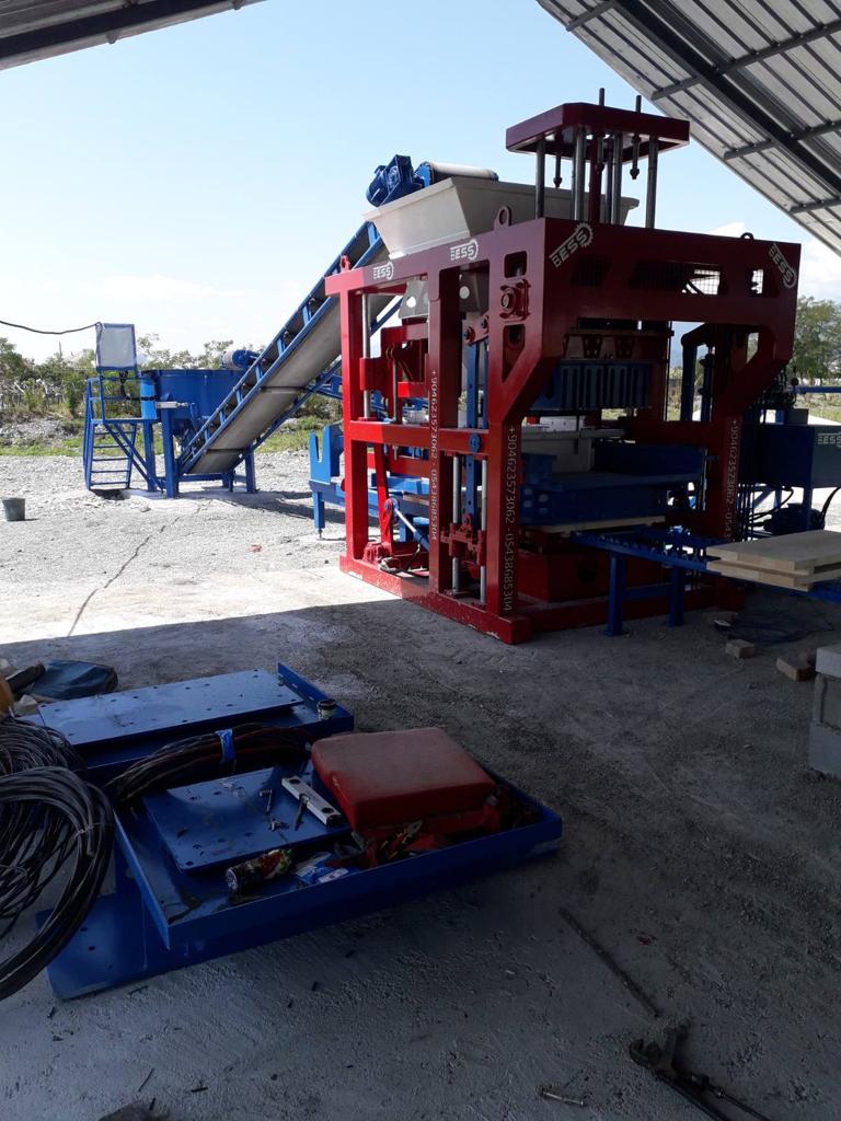 prs_600_semi-automatic_hollow_block_machine_7.jpg
