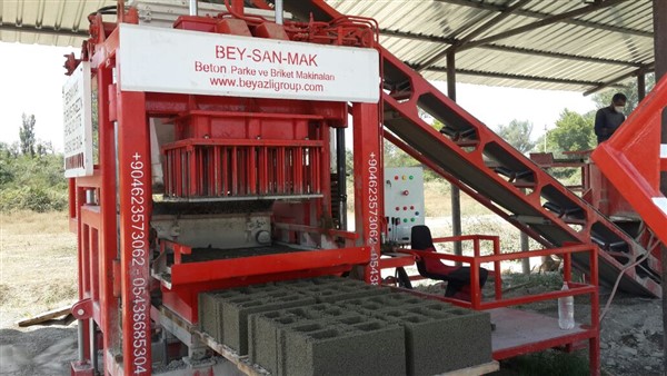 semi-automatic_brick_making_machine_output.jpg