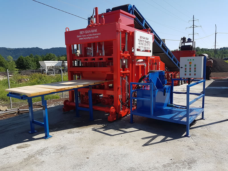 Полуавтоматическая машина для изготовления стеновых блоков semi_automatic_single_hopper_paver_block_making_machine.jpg